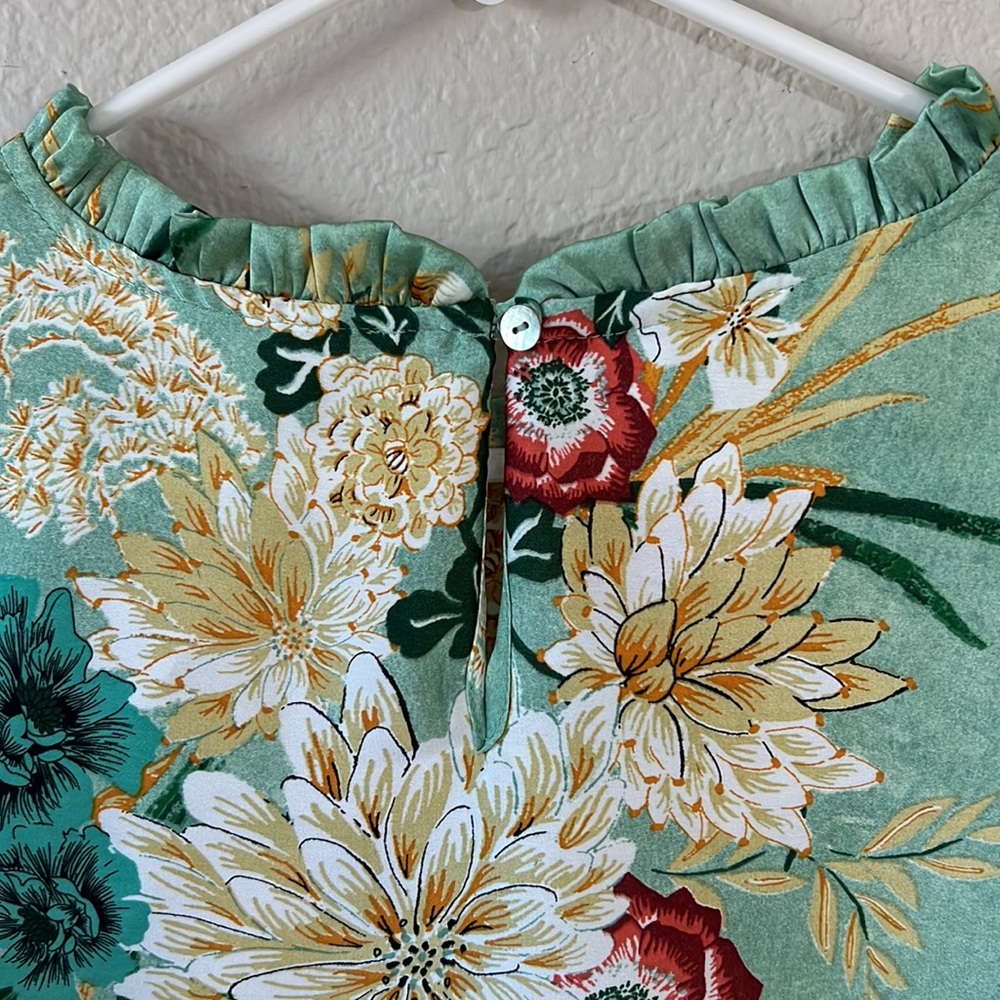 Violet + Claire Long Sleeve Floral Blouse Size Large - Picture 8 of 13
